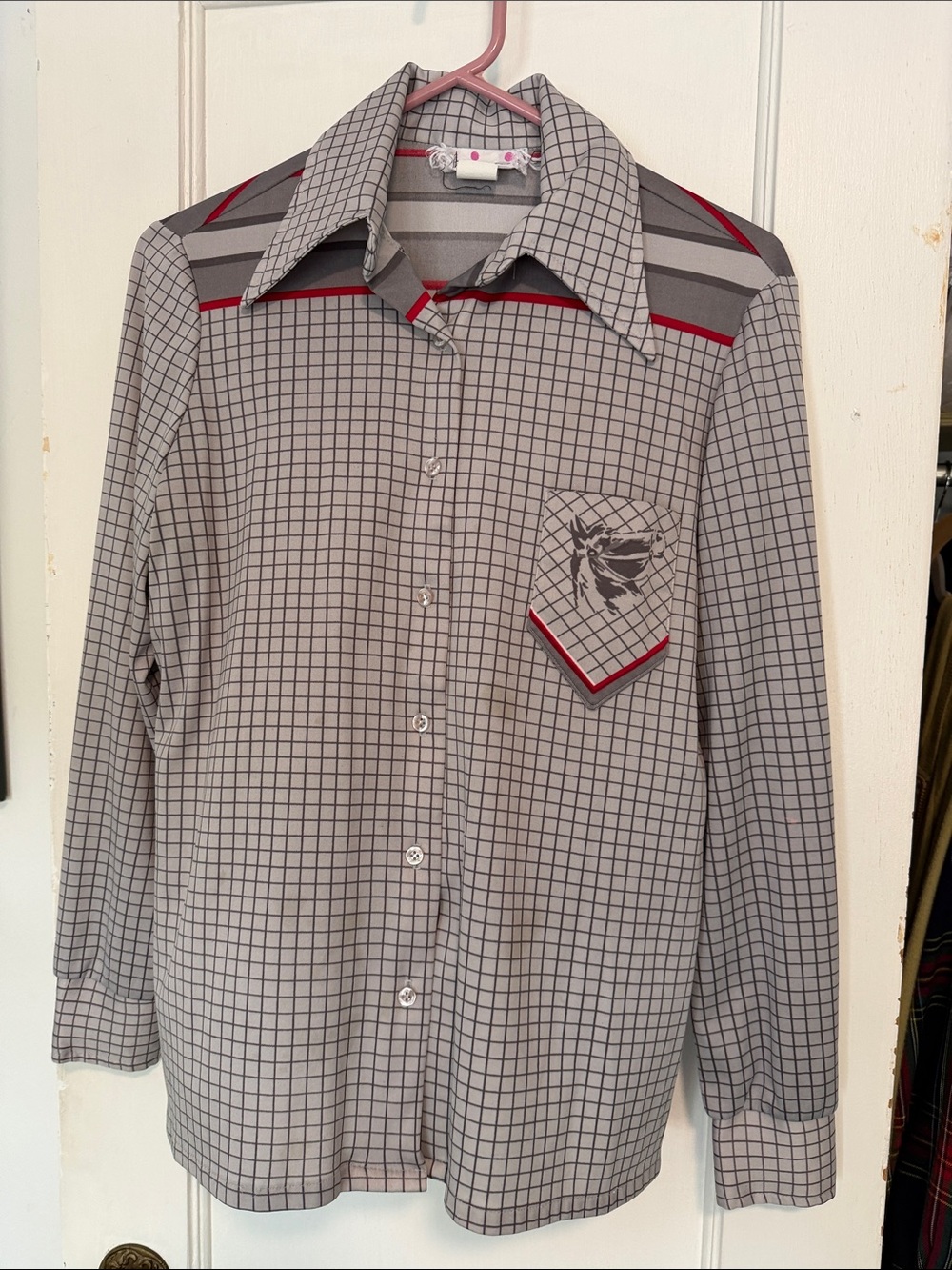 Vintage  70s Trissi Horse Pocket Dagger Collar Blouse Shirt Gray Red